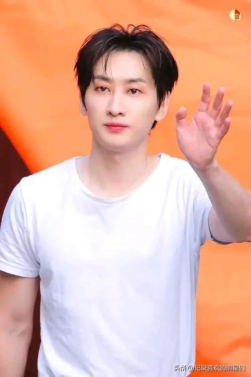 李赫宰韩国歌手，阳光帅气迷人十足！