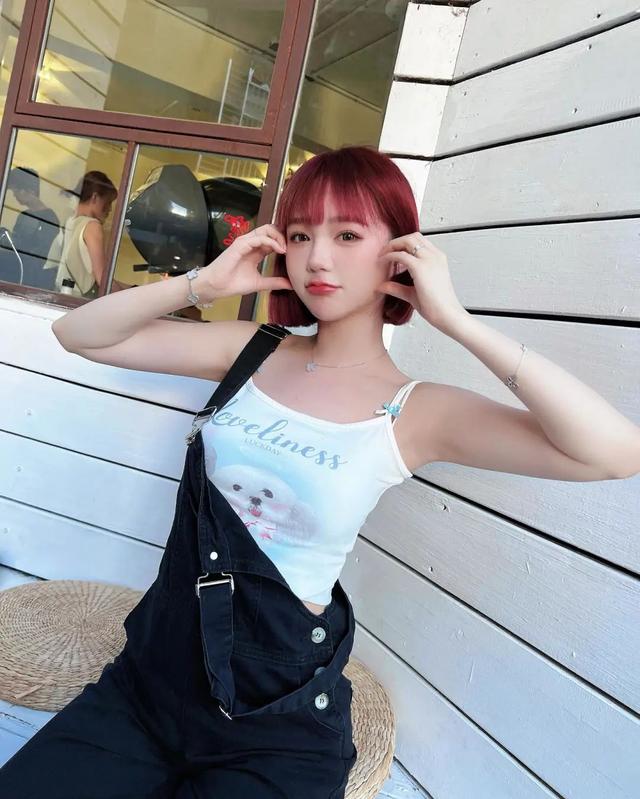 可爱与性感并存,台湾短发萌妹电竞美女主播魅力写真大赏