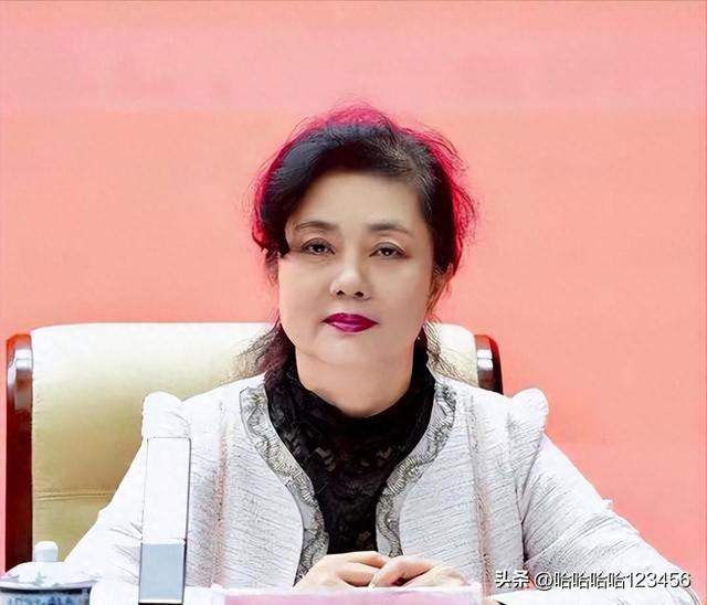 海南“好色女虎”落马,揭秘幕后：独爱潜规则“小鲜肉”