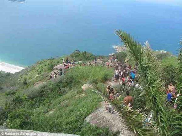 小池塘玩直播，教你怎么用可乐瓶抓黄鳝