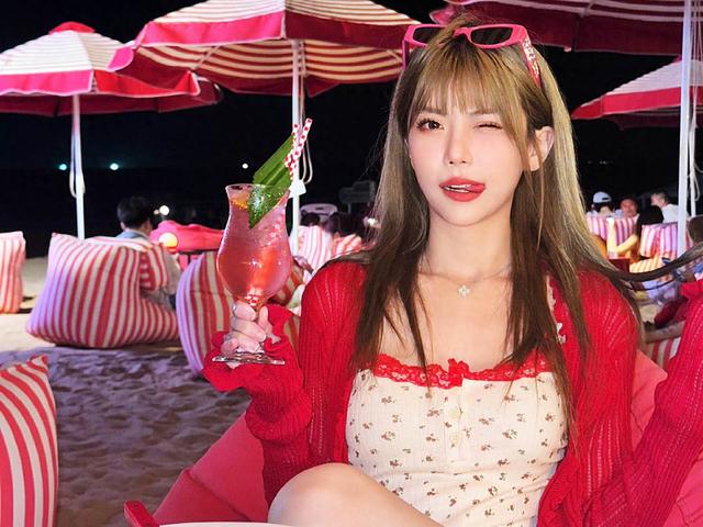 游戏女主播外表光鲜亮丽，键盘鼠标却包浆了，这就是女生自用吗？