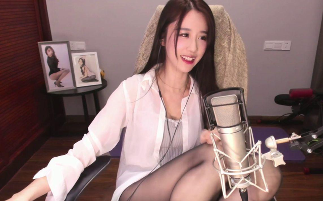 让你放不下的除了游戏本身，还有这些除了有颜又有才的人气女主播