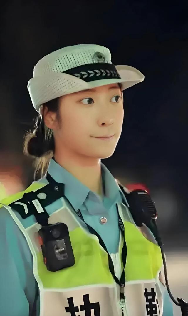 兔子警官李雨薇，爆火后没有辞职当网红，流量之下更显警徽光芒！