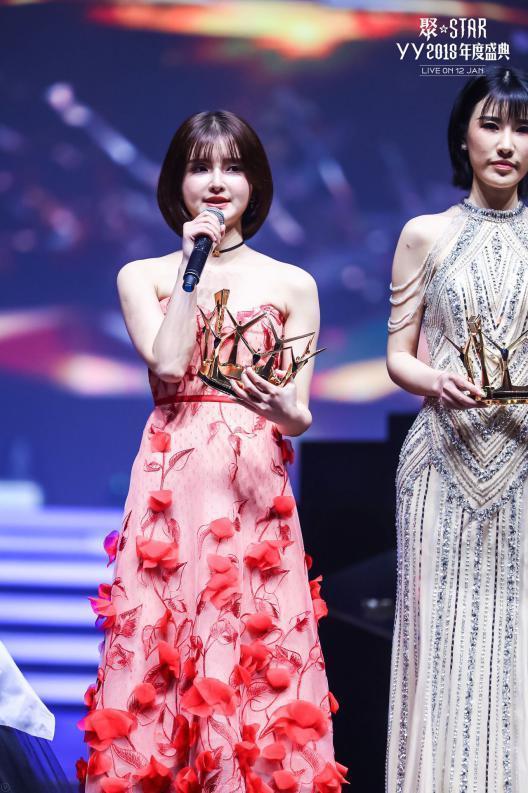 YY年度Top主播荣耀加冕 获奖感言真情流露感动全场