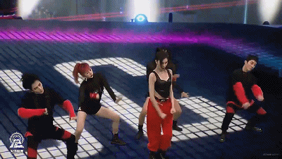 “安蓝”奉献惊艳热舞，穿越火线网剧主创别样点燃现场