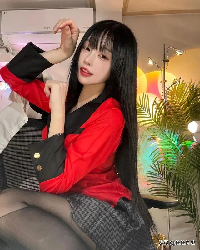 韩国百万级女主播hankung，清纯外表，性感身材，反差感十足