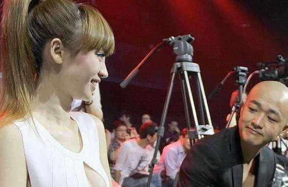 聪明的柳岩,与被压抑的“性感”