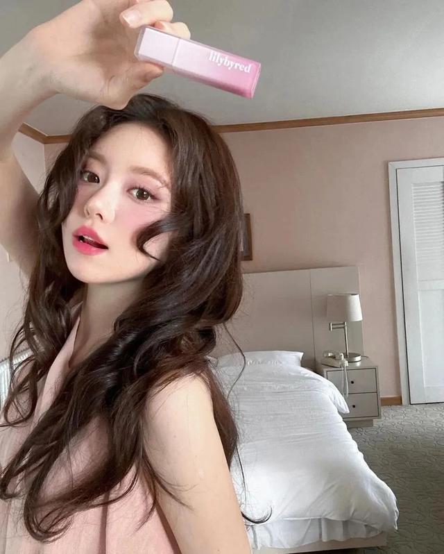 韩国版“奶茶妹妹”！白嫩可爱！颜值身材是顶级！