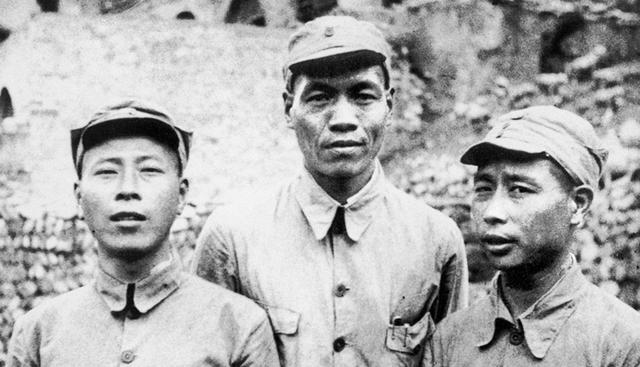 十大元帅之首朱德,授衔编号却是004,毛泽东把001给了谁