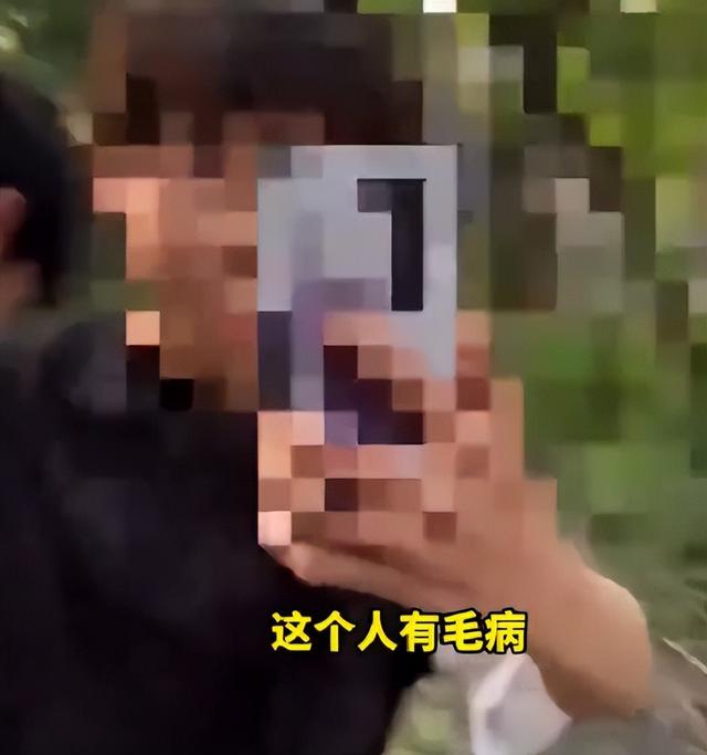 女子穿JK遭2名男生偷拍嘲讽还直播,其家长拒绝沟通