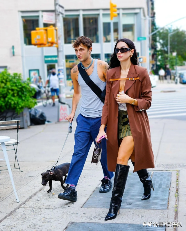 啪姐官宣恋情，给了大金毛一个名分！这嚣张的异性恋，真耀眼啊