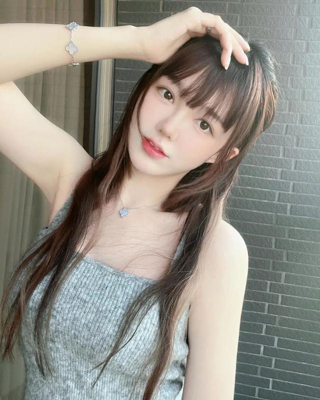 可爱与性感并存,台湾短发萌妹电竞美女主播魅力写真大赏