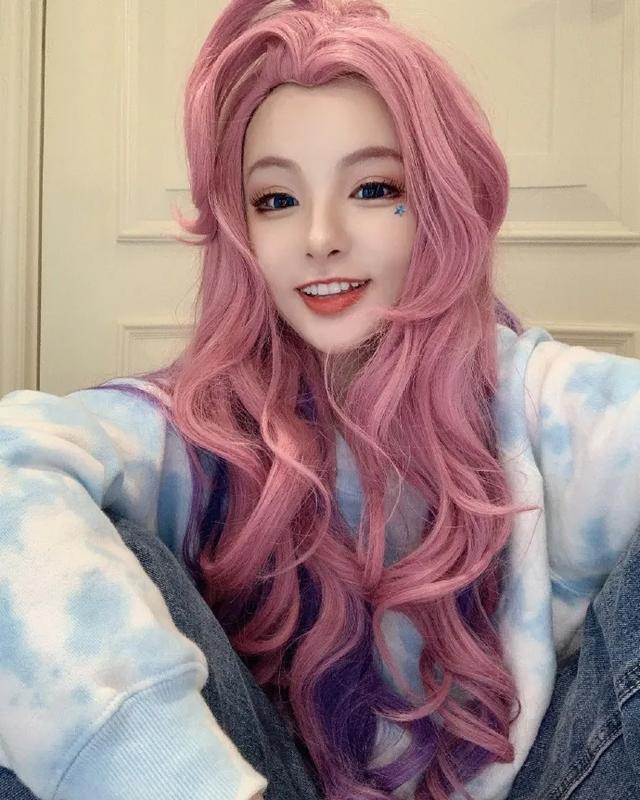 南波儿甜美、沫子冷艳，6大网红女主播COS萨勒芬妮，哪个更戳你？