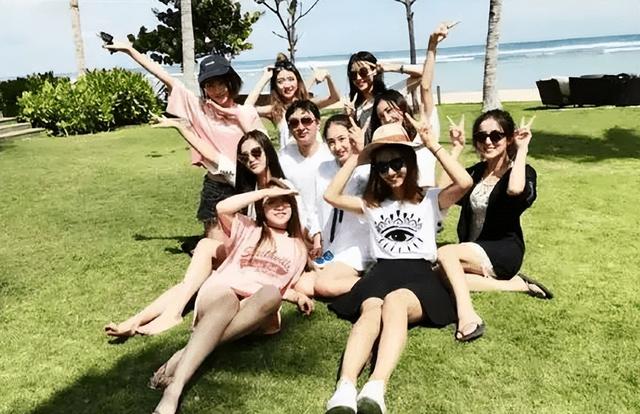 王思聪狂砸2亿都拿不下的女人，到底长啥样？当看到照片后：值了