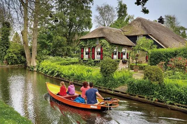 “时光隧道”的入口 可能就藏在这几座荷兰北部的小城｜人间指南