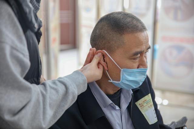 按摩艾灸刮痧 选手争秀绝活  石家庄中医适宜技术进万家技能才艺大赛启动