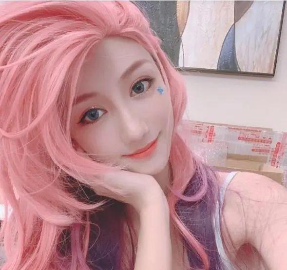 南波儿甜美、沫子冷艳，6大网红女主播COS萨勒芬妮，哪个更戳你？