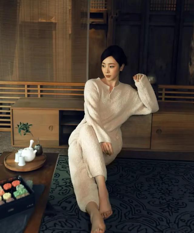 那些央视出品的女主持人有多绝!个个才貌双全,你最想娶哪一位?