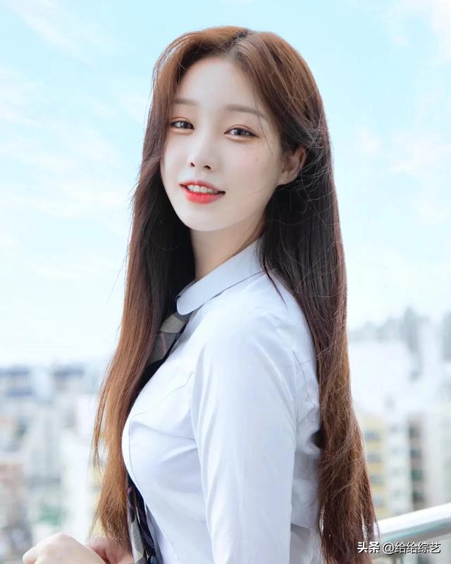 韩国百万级女主播hankung，清纯外表，性感身材，反差感十足