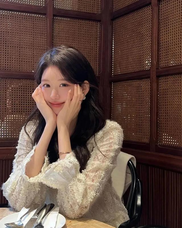 韩国版“奶茶妹妹”！白嫩可爱！颜值身材是顶级！