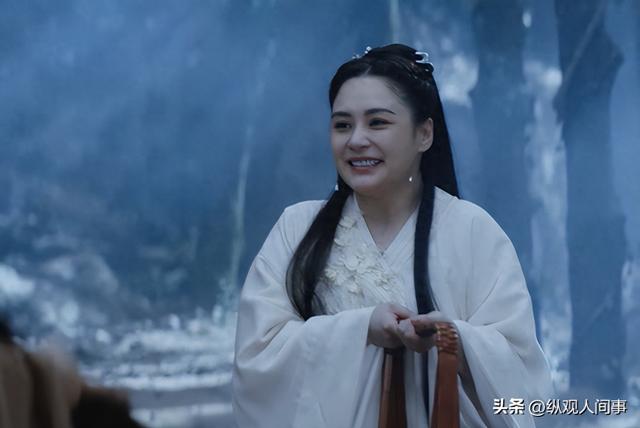 露胸又露腿,阿娇新片一上映就遭群嘲,爱情片硬是拍成了擦边神剧