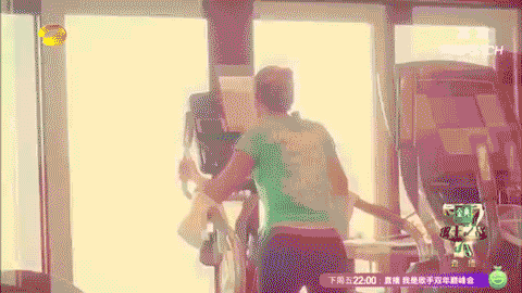 李玟近照再刷屏，OMG，网友惊呼身材也太火辣了