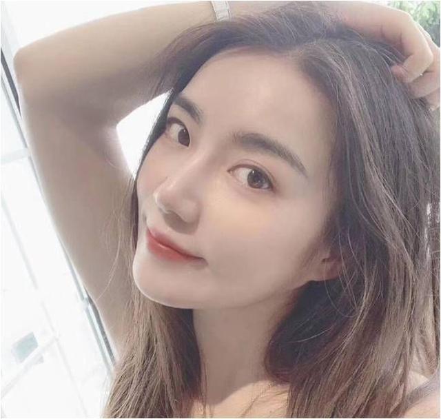 梦幻西游高颜值女主播美颜过度翻车，连粉丝都调侃：你椅子P歪了