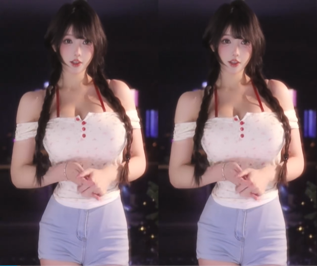 “大摆锤”黑丝上阵！超绝身材女主播米娜，这是要挑战超管底线！