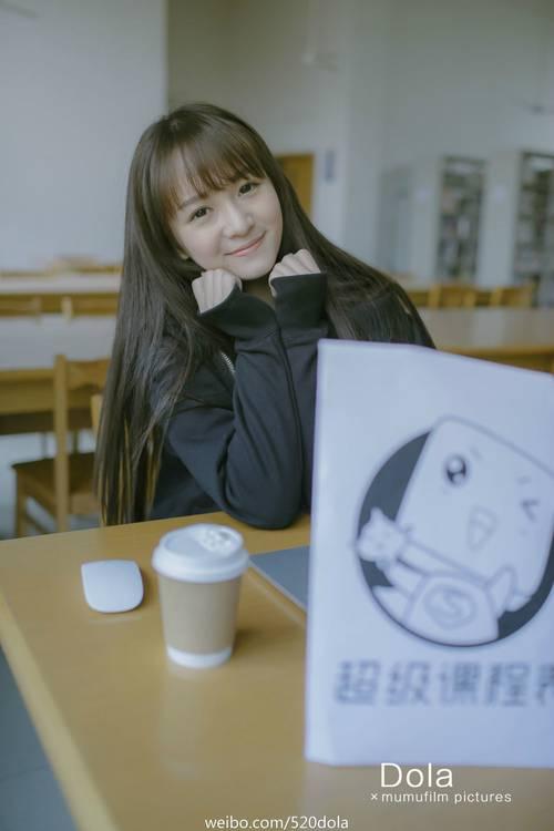 这大长腿给满分 清纯萌妹cos《守望先锋》D.VA