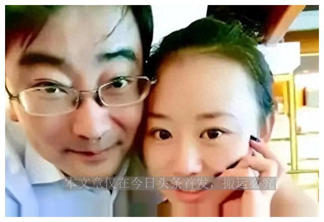 22岁美女主持人自爆曾被厅级干部霸占4年每天给一万元零花钱