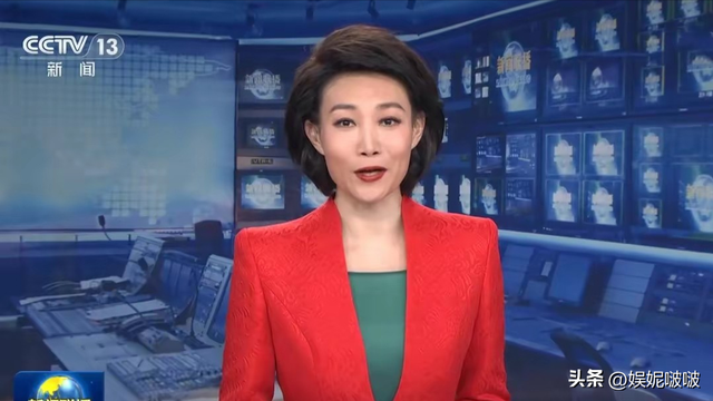 闹大了!阿尔巴尼亚女主播西装内搭空气出镜新闻节目,引发争议