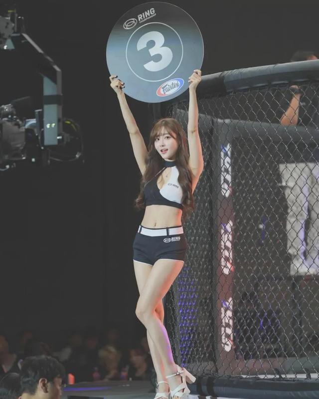 空姐、车模、主播三重身份！崔瑟琪这身材颜值，太顶了！