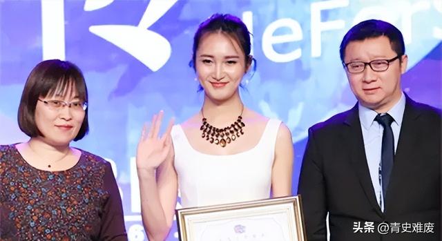 20年前背母上大学的刘霆,却在29岁选择变性,如今的她后悔了吗?