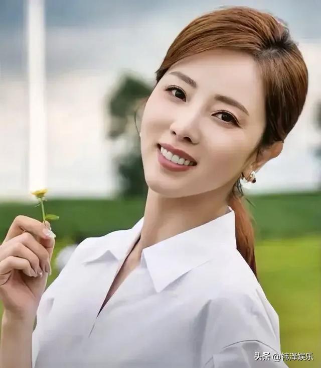 十二位央视美女主持人，每一位都是才貌双全，你最喜欢谁的风格