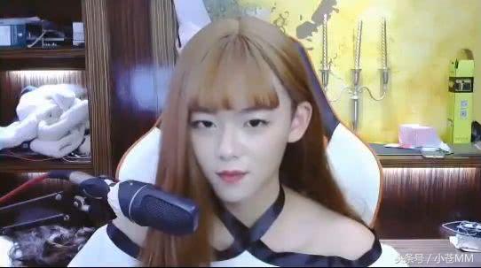 女装男主播被亲妈gank：你还娶不娶老婆啦？让你爸揍你！