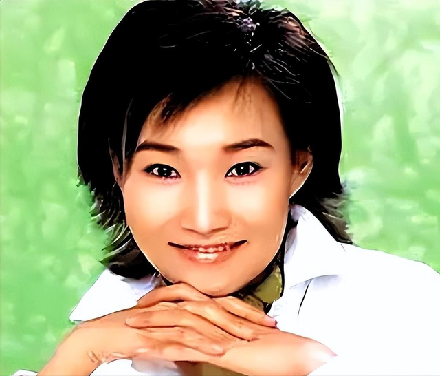 “央视国脸”李梓萌：47岁依然“未婚未育”的她，如今过的怎样