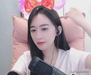 打人女主播(女主播自曝打人进派出所，直播时秀出大花臂，粉丝直言“社会人”)