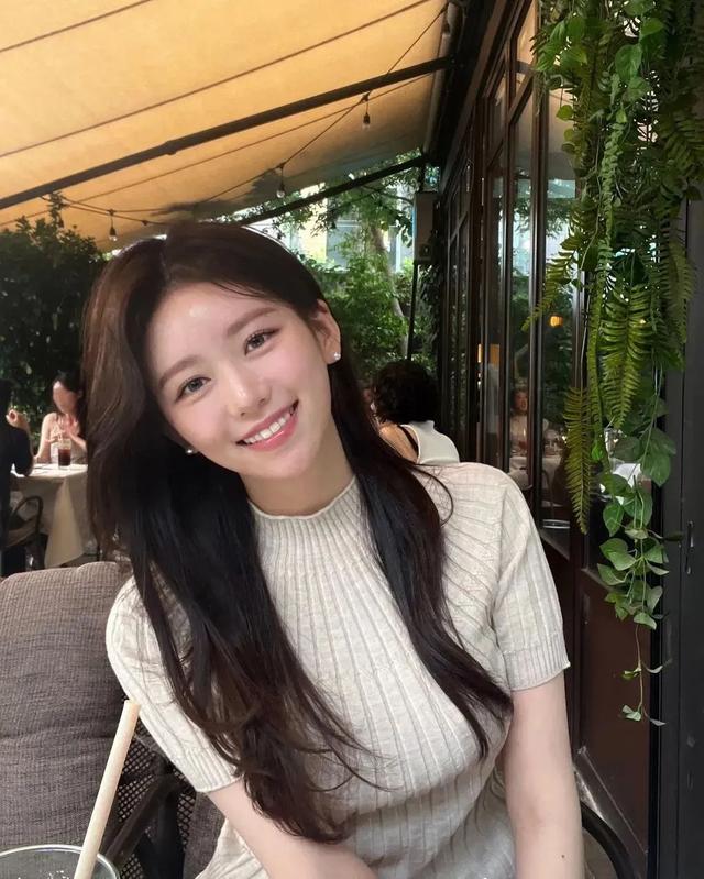 韩国版“奶茶妹妹”！白嫩可爱！颜值身材是顶级！