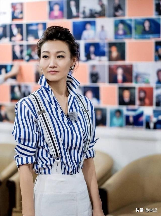 刘妙然:播完2期《新闻直播间》后,顶着一头女主播发型去游乐场