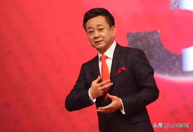 7年前那个诬告朱军性骚扰的弦子，让朱军被世人唾骂，现在过得？
