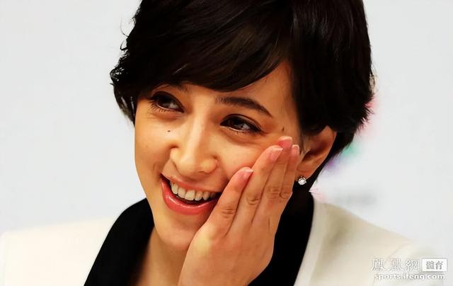 日本42岁混血女神：豪门收割机，曾卷入不雅光碟事件，奉子成婚