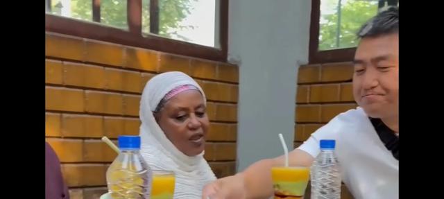 大壮非洲找媳妇，一波三折。小米与前夫和解，期待去中国生活。