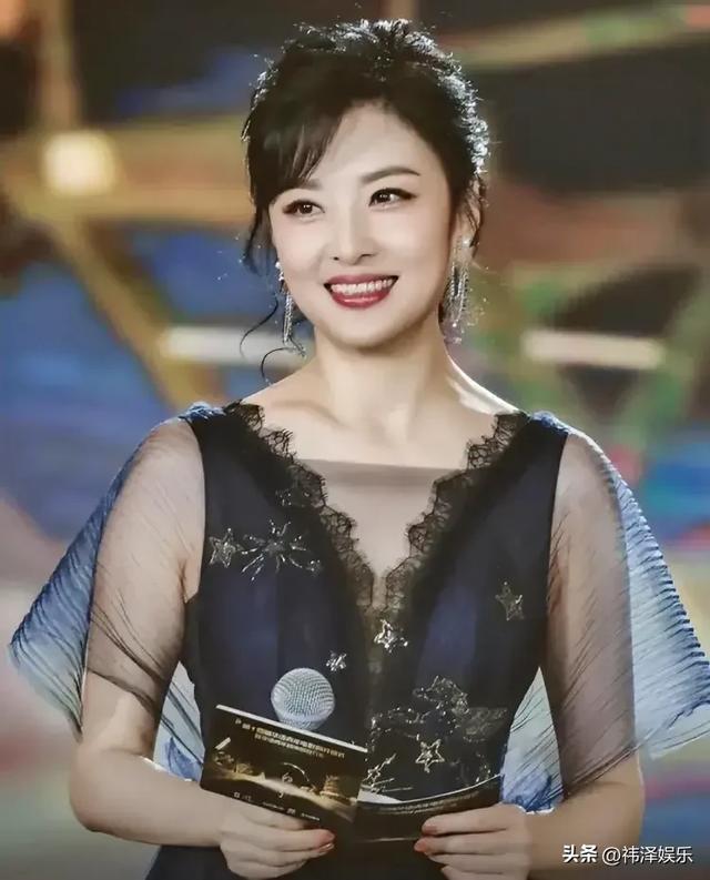 十二位央视美女主持人，每一位都是才貌双全，你最喜欢谁的风格