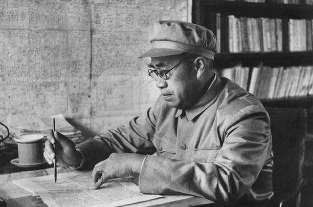 十大元帅之首朱德,授衔编号却是004,毛泽东把001给了谁