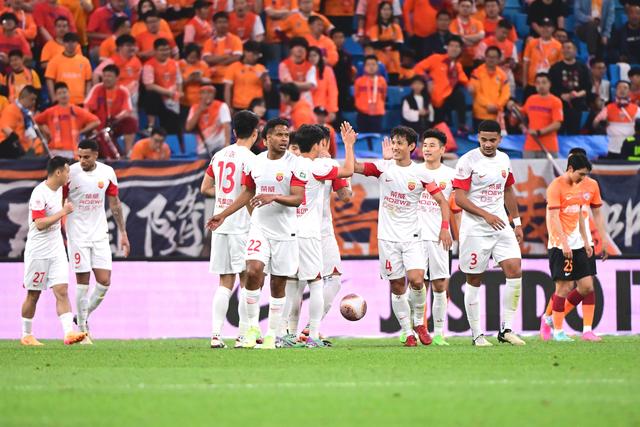 体坛联播｜欧冠半决赛巴黎负多特，CBA半决赛辽宁胜广东