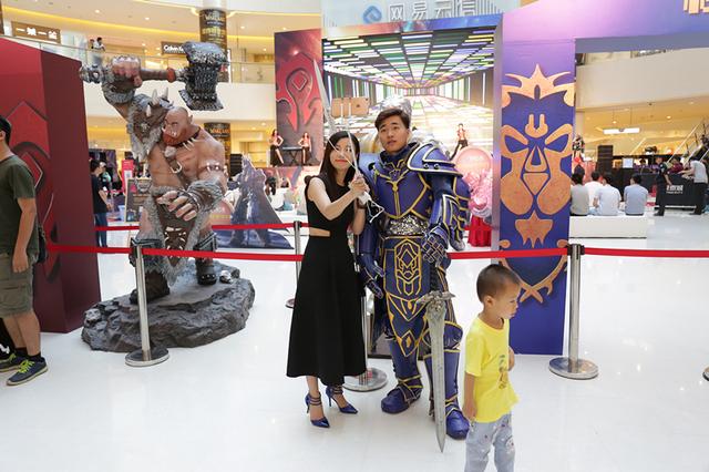 第一美女主播甜心小野，引领不一样的魔兽之夜！