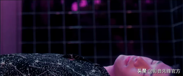 “我可以骚，她不能扰”，这短剧太大胆了