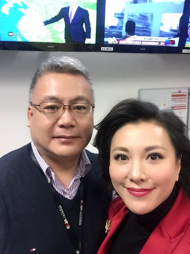央视著名主播梦桐:曾买不起出镜衣服遭讥讽,女孩适婚年龄就该嫁