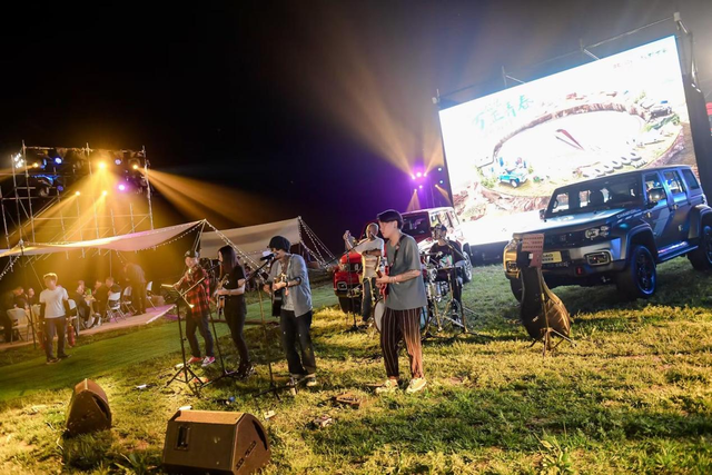 官宣！女足运动员唐佳丽、马君出任北京越野BJ40“悦野共创大使”