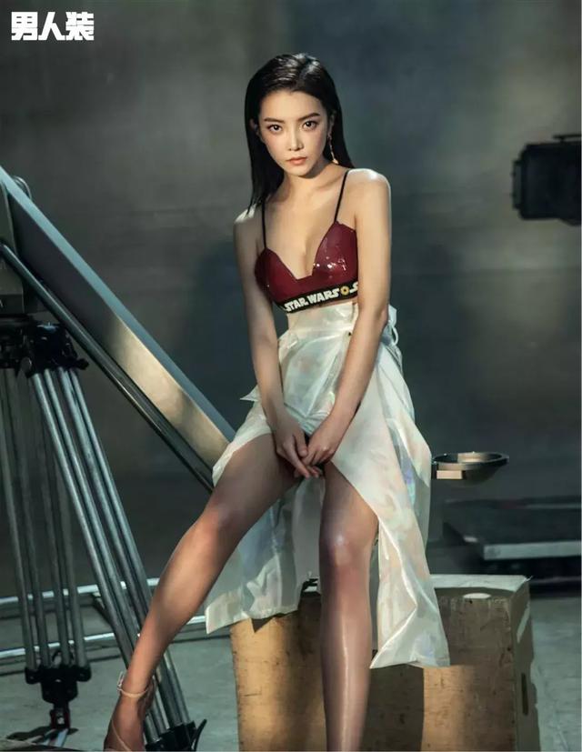 6月封面女郎:“YY一姐”崔阿扎